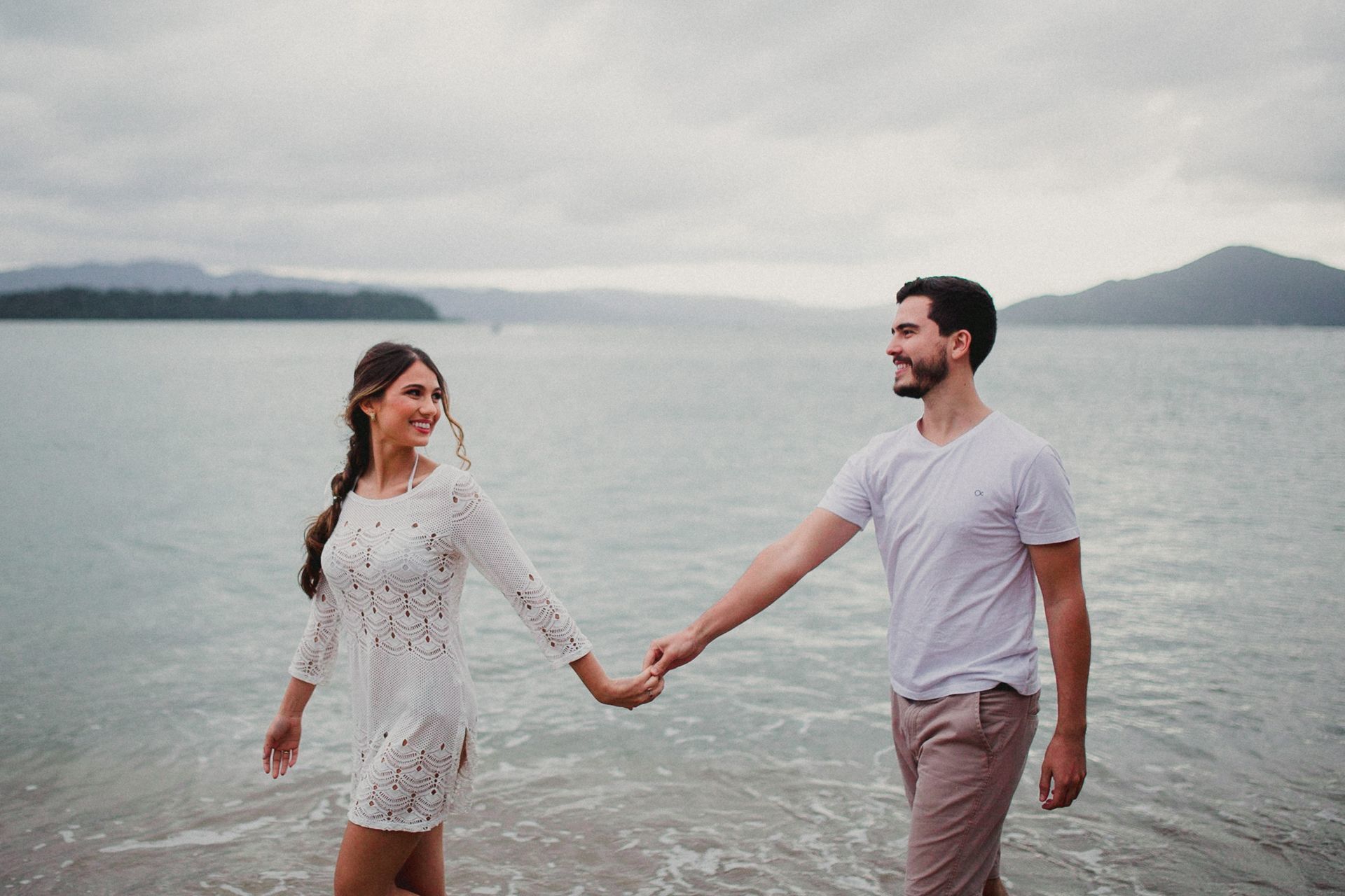 Foto victória e gabriel | sessão pré casamento | florianópolis - sc - brasil Foto victória e gabriel | sessão pré casamento | florianópolis - sc - brasil - Imagem 80